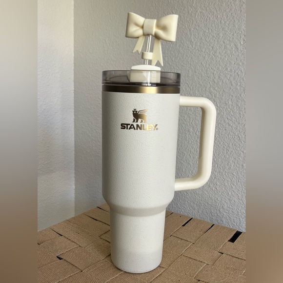 Stanley Accessories - Stanley 40oz Cream with Gold Trim